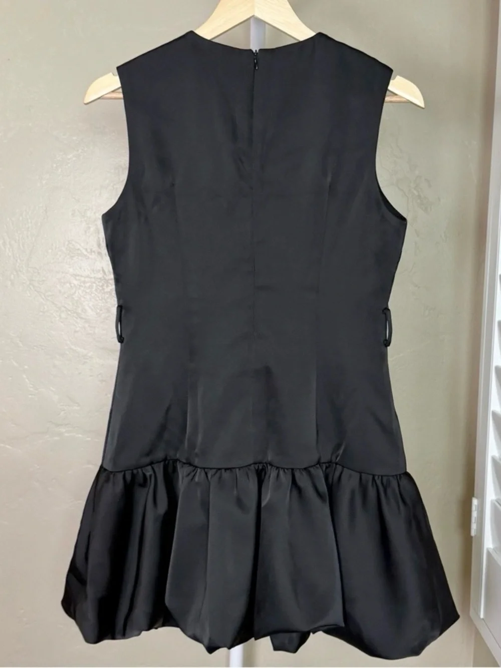 Commense Black Structured Mini Dress Gold Button Pocket Bubble Hem Medium NWT - Picture 5 of 8